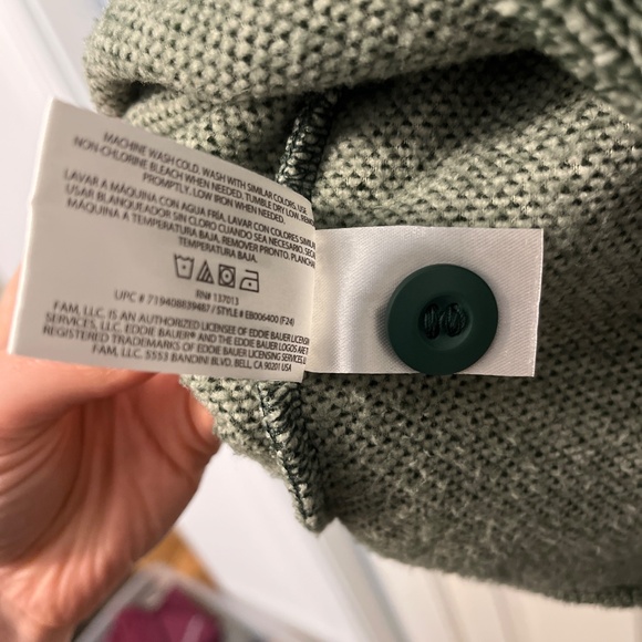 Eddie Bauer Green Pullover Sweater Pockets Soft Material Size L - Picture 7 of 7